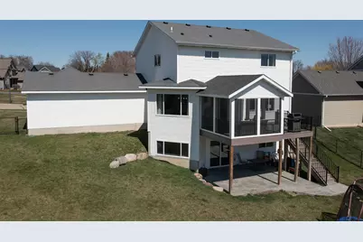 473 Amberg Lane, Chaska, MN 55318 - Photo 33