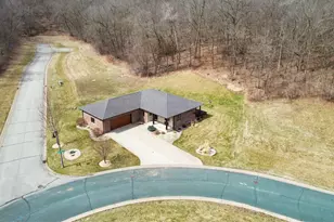 2760 Oakhurst Dr, Lake City, MN 55041 - Photo 1