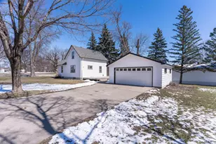 504 E Fir Ave, Fergus Falls, MN 56537 - Photo 9