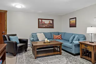 993 Hyacinth Ave E, Saint Paul, MN 55106 - Photo 33