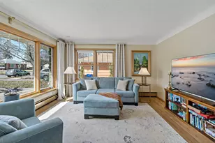 993 Hyacinth Ave E, Saint Paul, MN 55106 - Photo 9