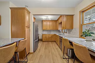 993 Hyacinth Ave E, Saint Paul, MN 55106 - Photo 15