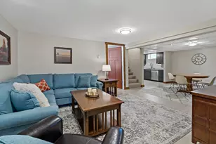 993 Hyacinth Ave E, Saint Paul, MN 55106 - Photo 35