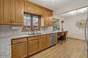 993 Hyacinth Ave E, Saint Paul, MN 55106 - Photo 19