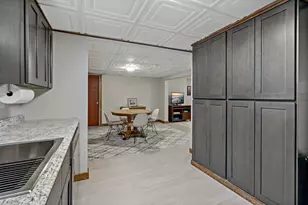 993 Hyacinth Ave E, Saint Paul, MN 55106 - Photo 41