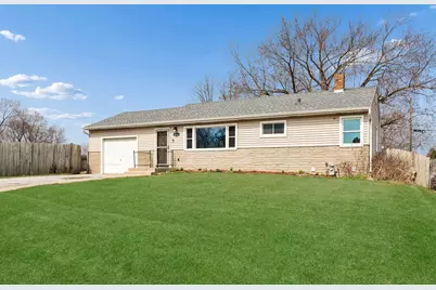 1461 Grandview Avenue E, Maplewood, MN 55109 - Photo 1