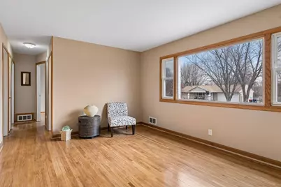 1461 Grandview Avenue E, Maplewood, MN 55109 - Photo 7