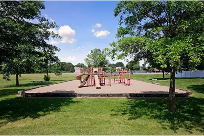 1461 Grandview Avenue E, Maplewood, MN 55109 - Photo 39