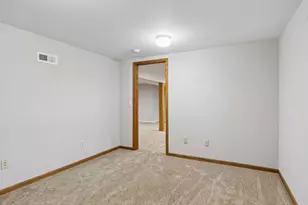 1461 Grandview Ave E, Maplewood, MN 55109 - Photo 29