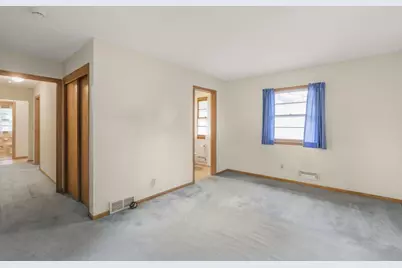 9009 Russell Avenue S, Bloomington, MN 55431 - Photo 15