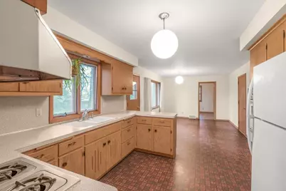 9009 Russell Avenue S, Bloomington, MN 55431 - Photo 7