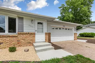 2033 Bluestone Ln, Eagan, MN 55122 - Photo 5