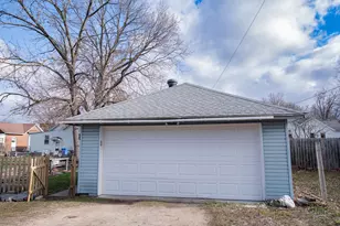 469 E 7th St, Winona, MN 55987 - Photo 21