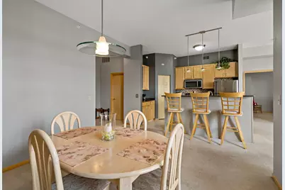 2405 39th Avenue NE #401, Saint Paul, MN 55421 - Photo 9