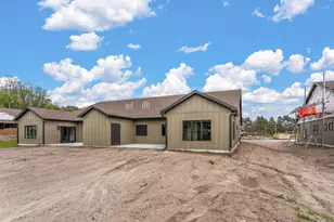 1060 Legend Ln, River Falls, WI 54022 - Photo 5
