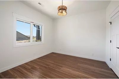 1060 Legend Lane, River Falls, WI 54022 - Photo 9