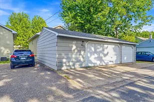 1077 26th Ave SE, Minneapolis, MN 55414 - Photo 3