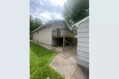 1077 26th Avenue SE, Minneapolis, MN 55414 - Photo 3