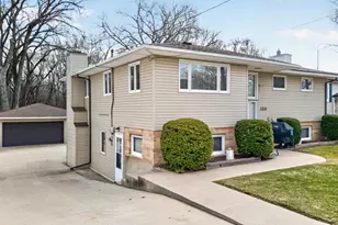 320 17th Ave NE, Rochester, MN 55906 - Photo 9