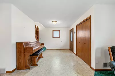 18 N Payne Street, New Ulm, MN 56073 - Photo 5