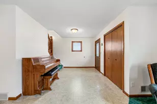 18 N Payne St, New Ulm, MN 56073 - Photo 5