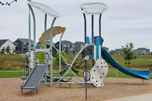 4806 Airlake Dr, Woodbury, MN 55129 - Photo 17