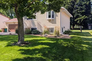 1117 Eastgate Rd, Albert Lea, MN 56007 - Photo 3