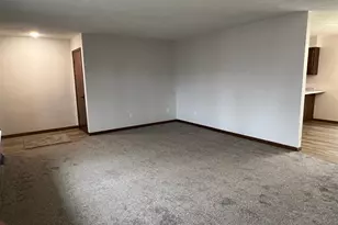 703 S 3rd St, Ellendale, MN 56026 - Photo 5