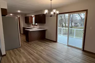 703 S 3rd St, Ellendale, MN 56026 - Photo 7