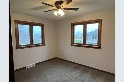 703 S 3rd Street, Ellendale, MN 56026 - Photo 23