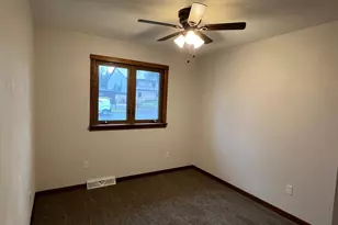 703 S 3rd St, Ellendale, MN 56026 - Photo 19