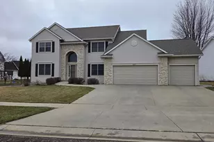 2827 Oakview Dr NE, Rochester, MN 55906 - Photo 3