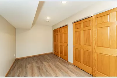 2827 Oakview Drive NE, Rochester, MN 55906 - Photo 37