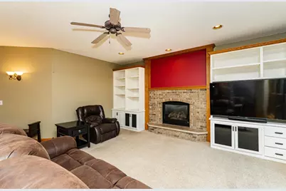 2827 Oakview Drive NE, Rochester, MN 55906 - Photo 9
