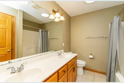 2827 Oakview Drive NE, Rochester, MN 55906 - Photo 29
