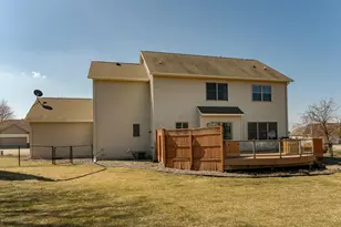 2827 Oakview Dr NE, Rochester, MN 55906 - Photo 5