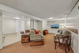 2639 Cedar Crest Rd E, Minnetonka, MN 55305 - Photo 33