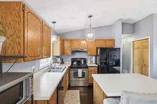 1917 Heritage Dr, Shakopee, MN 55379 - Photo 11