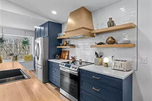 207 Galtier Pl, Shoreview, MN 55126 - Photo 5