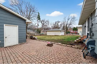 6330 Perry Avenue N, Brooklyn Center, MN 55429 - Photo 17