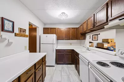 10531 Cedar Lake Road #212, Minnetonka, MN 55305 - Photo 11