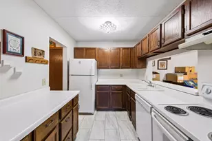 10531 Cedar Lake Rd, Minnetonka, MN 55305 - Photo 11