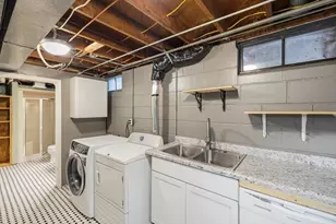 303 Roma Ave, Roseville, MN 55113 - Photo 23