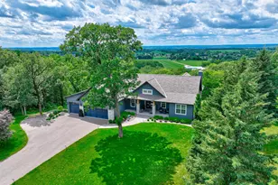 416 Eagle Bluff Dr, Hudson, WI 54016 - Photo 1