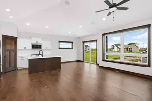 19966 Hiawatha Ct, Lakeville, MN 55044 - Photo 7