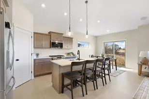 19966 Hiawatha Ct, Lakeville, MN 55044 - Photo 9