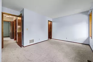 10302 Toledo Cir, Bloomington, MN 55437 - Photo 29