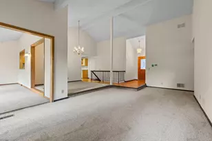 10302 Toledo Cir, Bloomington, MN 55437 - Photo 5