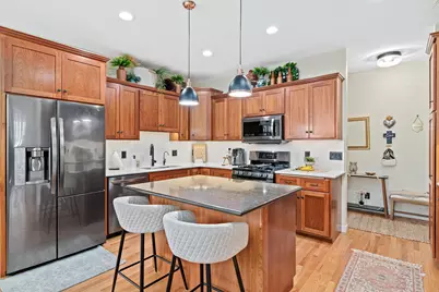 2710 Red Splendor Circle E, Maplewood, MN 55119 - Photo 9