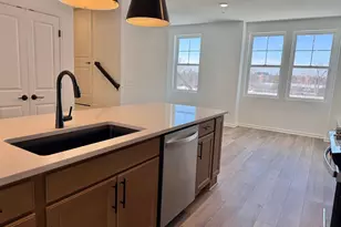 848 Woodlawn Ave, Saint Paul, MN 55116 - Photo 15